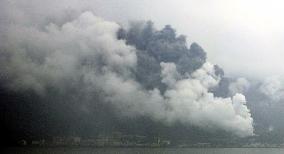 Volcanic smoke from Mt. Usu engulfs Lake Toya resort